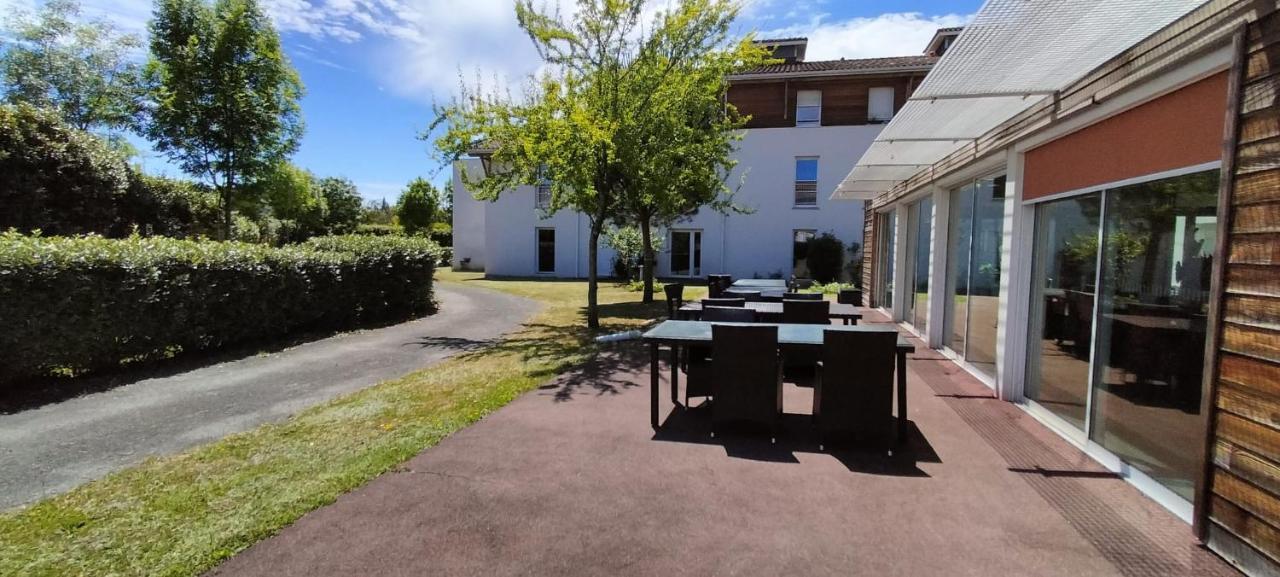 Villa Rose De Mons - Residence Services Senior La Brede Bagian luar foto
