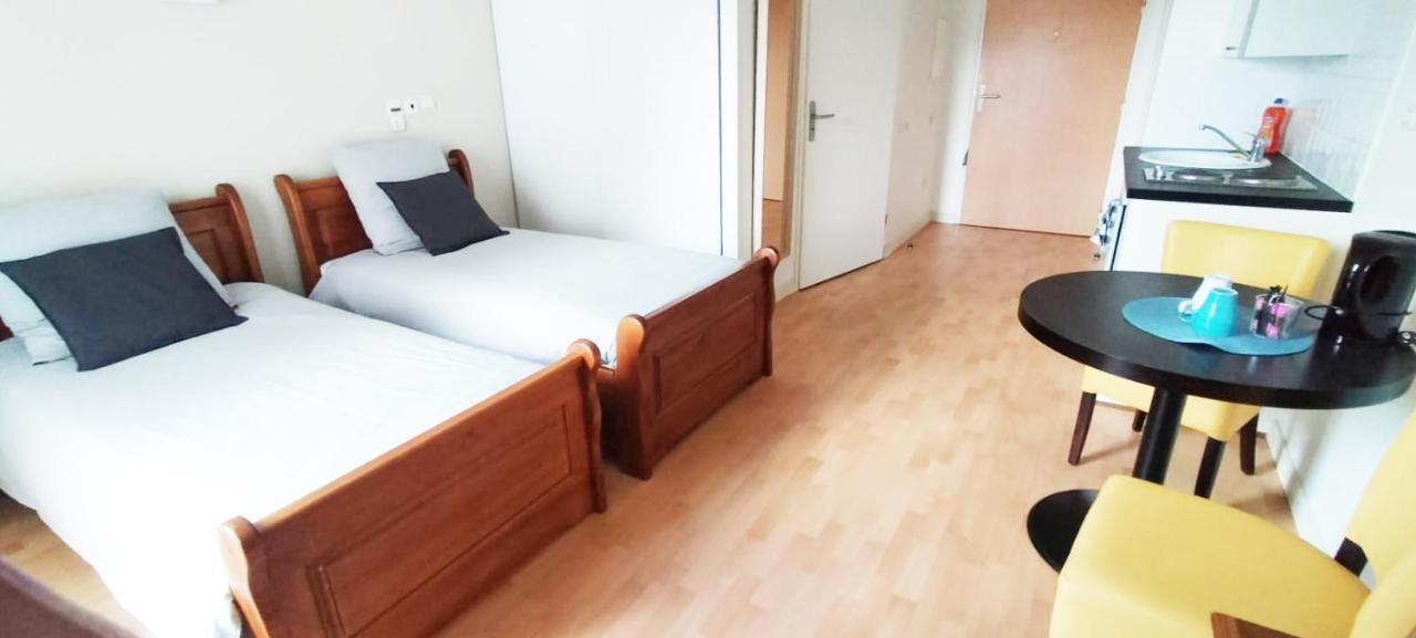 Villa Rose De Mons - Residence Services Senior La Brede Bagian luar foto